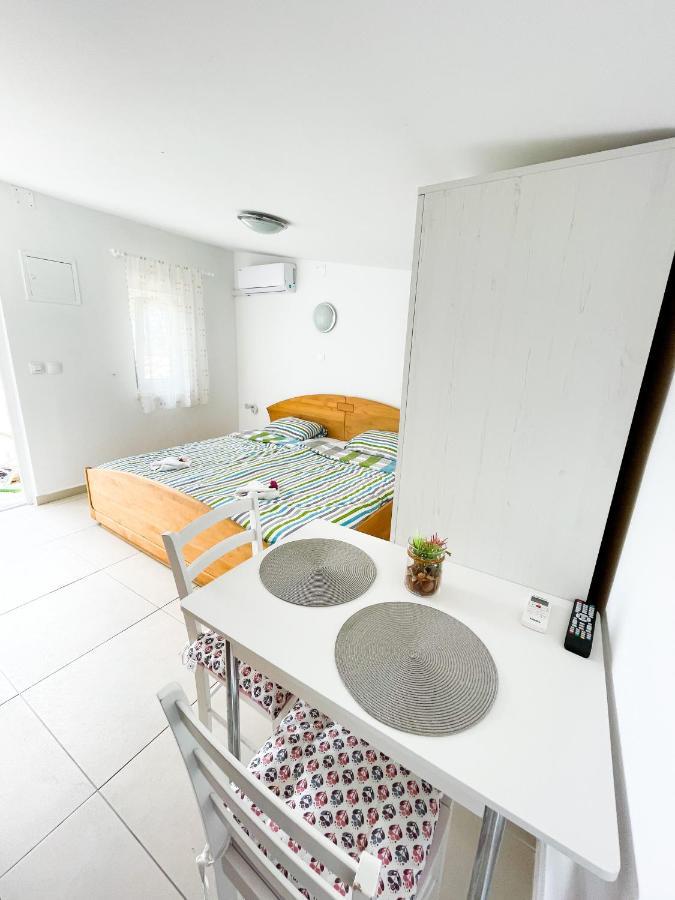 Beautiful Secluded Area Near Novalja Vacation House With Pool And Sea View Villa Lara Exteriör bild
